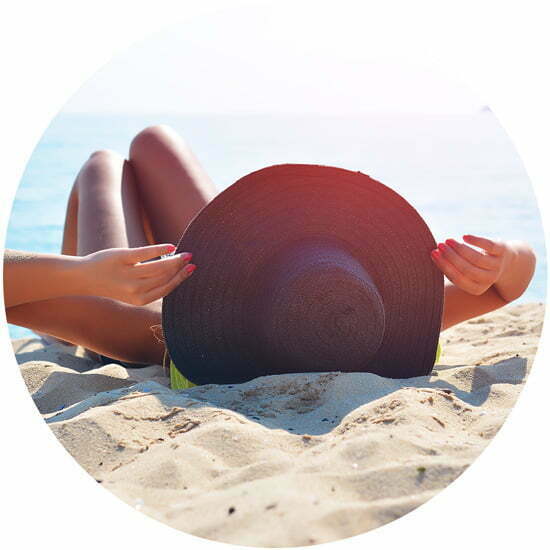UV Strahlung beeinflusst die Haut Frau in der Sonne