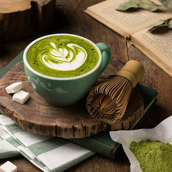 Matcha ist konzentrierter Grüntee Tasse Matcha